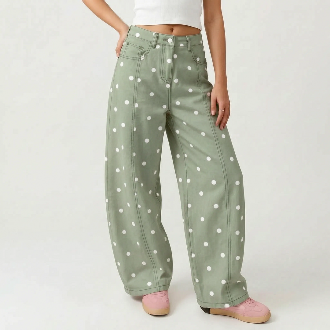 Stylish women's polka dot barrel pants, high-waisted with a relaxed wide-leg design. Casual and comfortable.