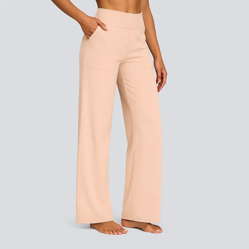 Detail of the high waist and wide leg on comfortable women's pants, showing quality and fit.