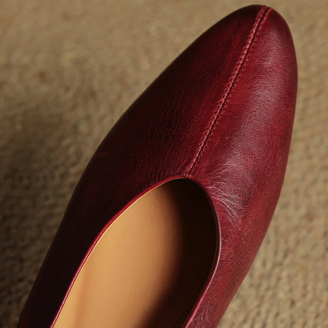 Stylish women's Juliet slingback flats, perfect for versatile daily wear and elegant footwear needs.