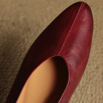 Stylish women's Juliet slingback flats, perfect for versatile daily wear and elegant footwear needs.
