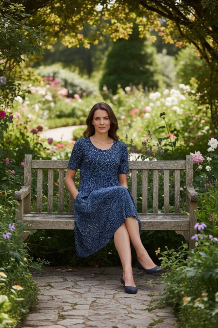 Versatile women's knee-length floral print dress for casual comfort and summer style.