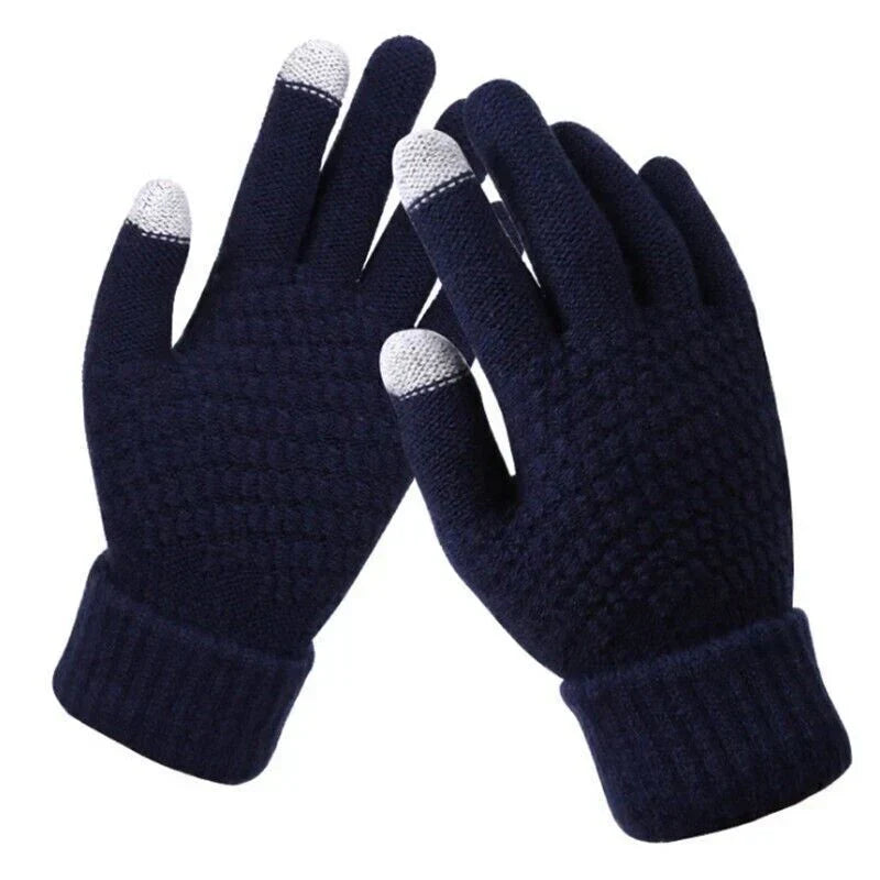 Amara women's knitted gloves, warm and functional for touchscreens during winter.