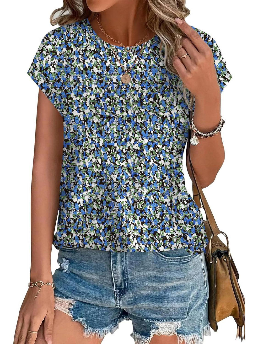 Summer style women's top, featuring a refreshing leaf print and a relaxed, casual fit.