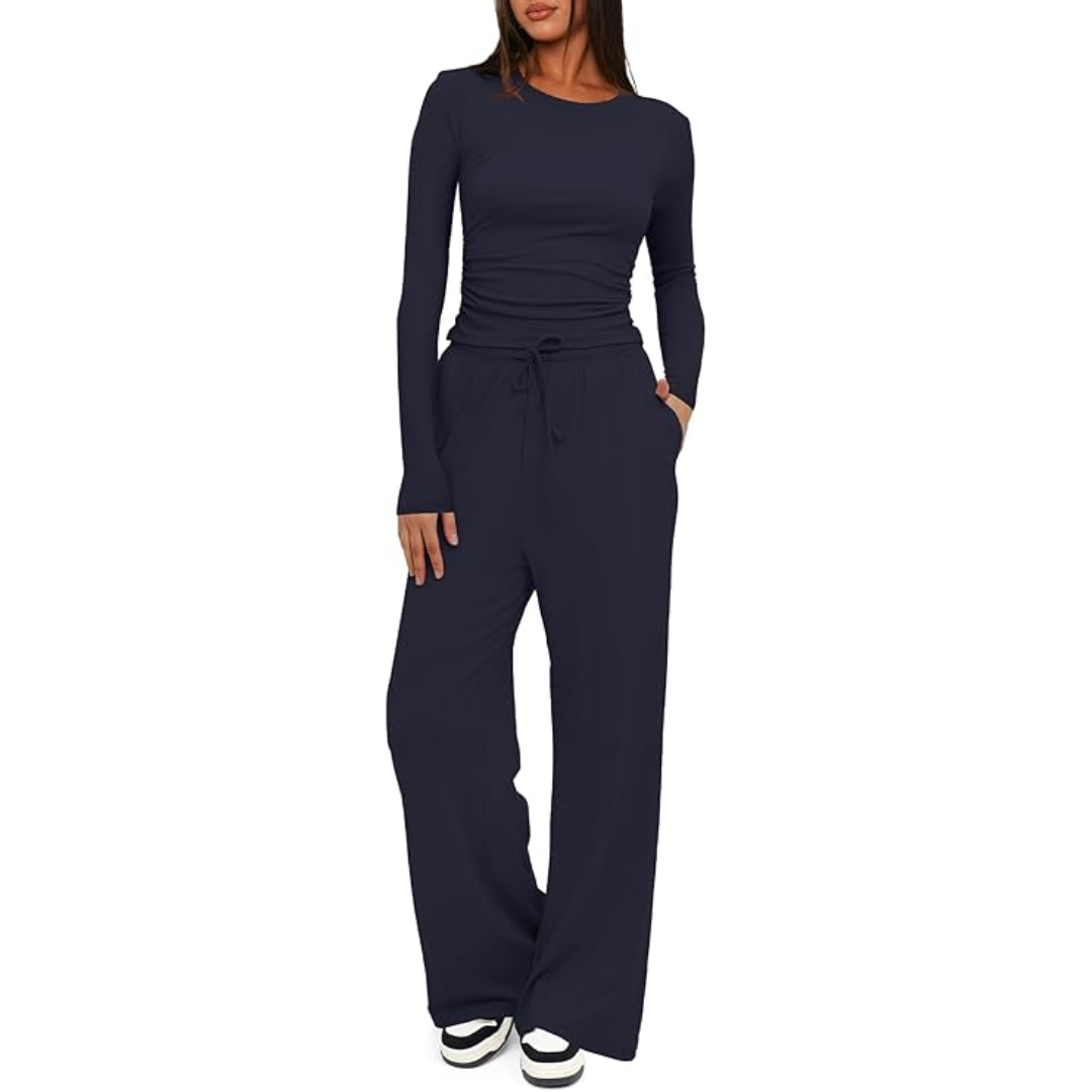 Women's Lieke 2-piece lounge set with comfortable wide-leg pants. Breathable loungewear, ideal for casual autumn style.