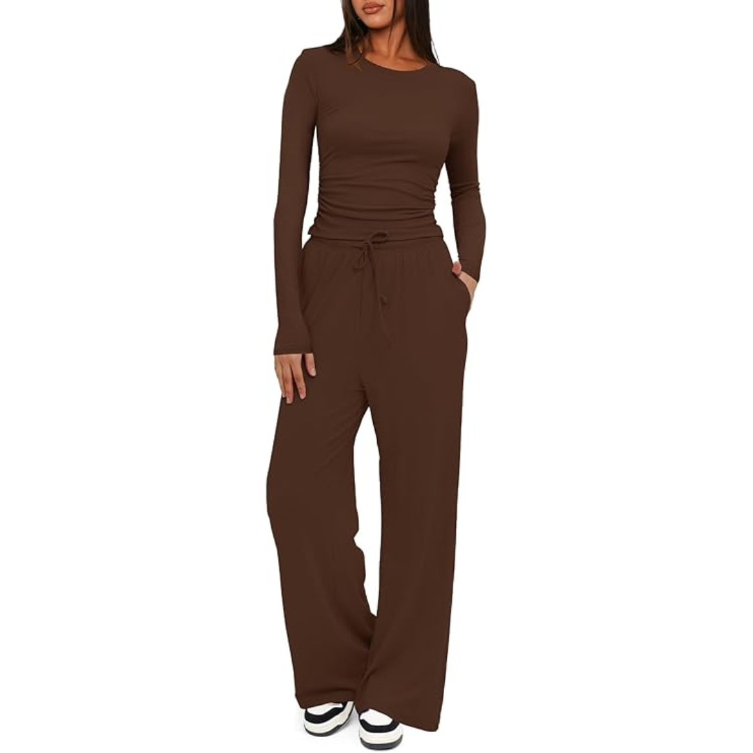 Soft & breathable Lieke women's 2-piece lounge set. Cozy wide-leg loungewear for ultimate comfort and autumn relaxation.