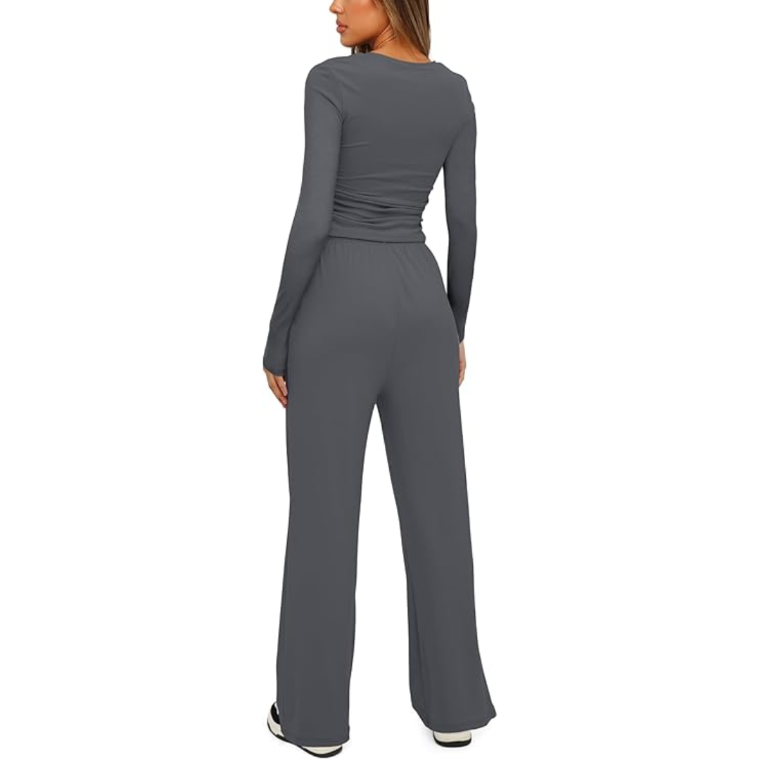 Elegant women's Lieke 2-piece lounge set. Comfortable wide-leg loungewear outfit, breathable and perfect for autumn.