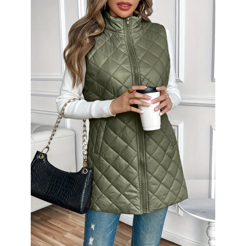 Women's fall fashion quilted vest, a comfortable & lightweight outerwear choice.