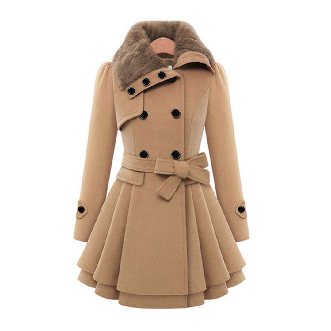 Women's long tailored coat with soft collar, perfect for elegant everyday wear and autumn style.