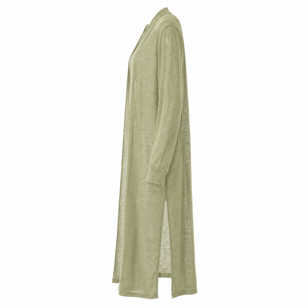 Fashionable long knit cardigan for women, ideal for cozy layering and everyday comfort.