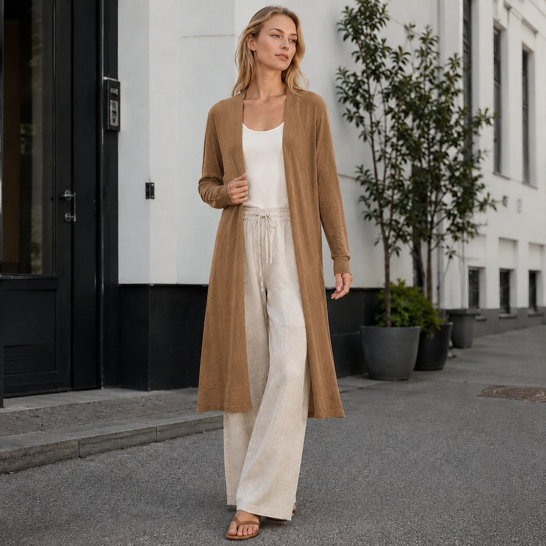Soft, comfortable long knit cardigan for women, ideal for versatile everyday wear and warmth.