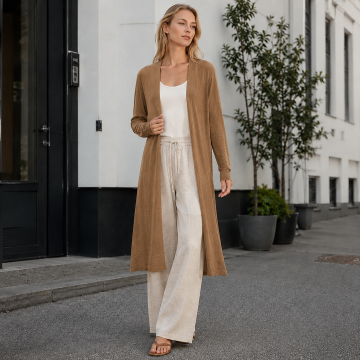 Soft, comfortable long knit cardigan for women, ideal for versatile everyday wear and warmth.