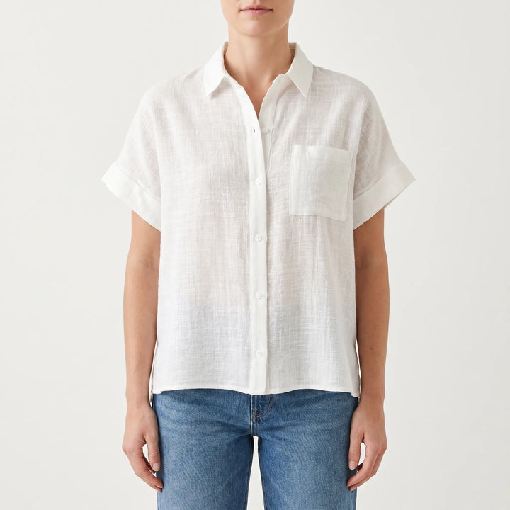 Versatile women's short sleeve button-down shirt, loose fit, perfect for relaxed everyday outfits.