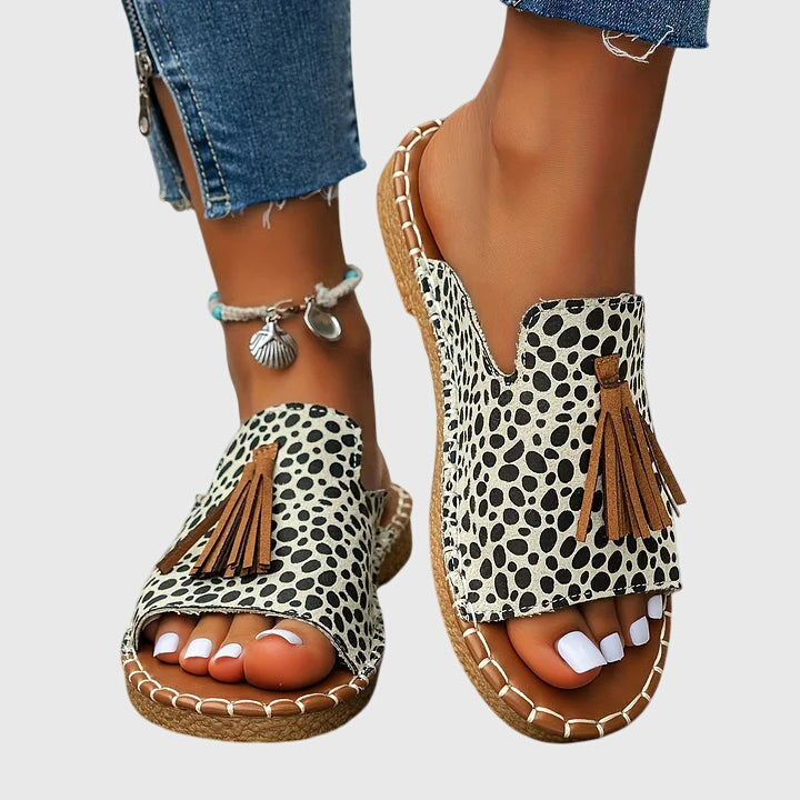 Supportive Lorraine women's orthopedic sandals, ideal for walking, with premium arch support.