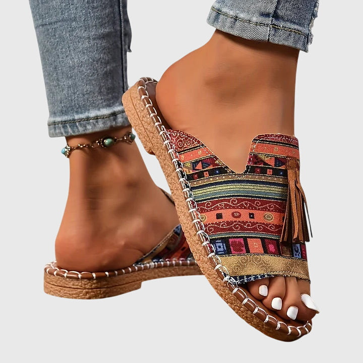 Lorraine orthopedic women's sandals, perfect for daily wear with supportive arch.
