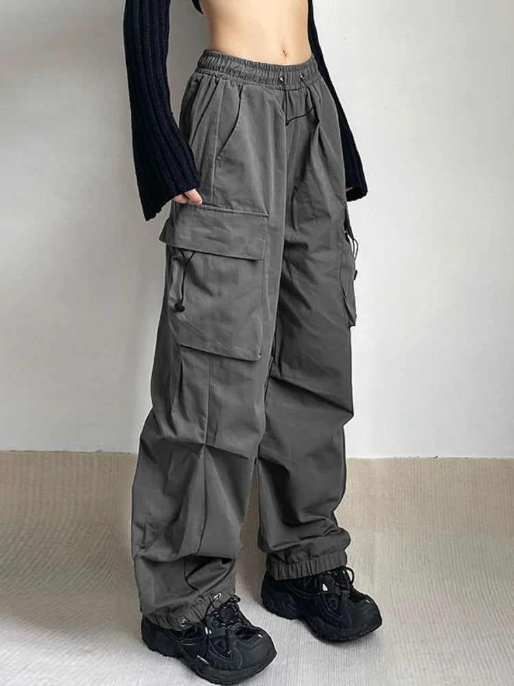 Women's Metropolitan Cargo Pants, relaxed fit for everyday comfort, featuring utility pockets.