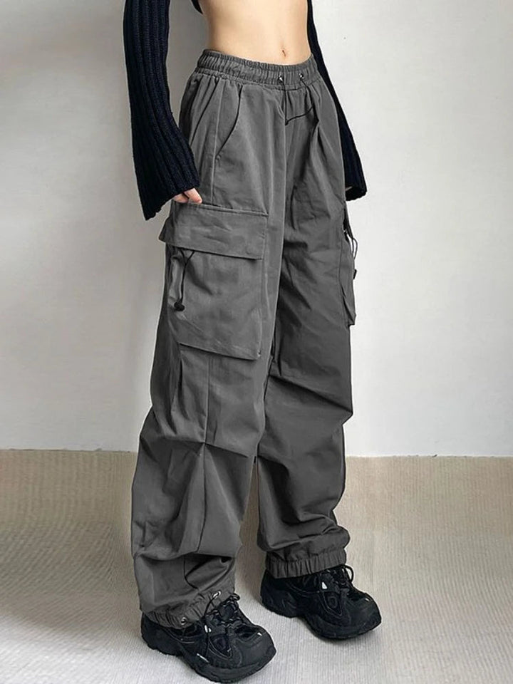 Women's Metropolitan Cargo Pants, relaxed fit for everyday comfort, featuring utility pockets.