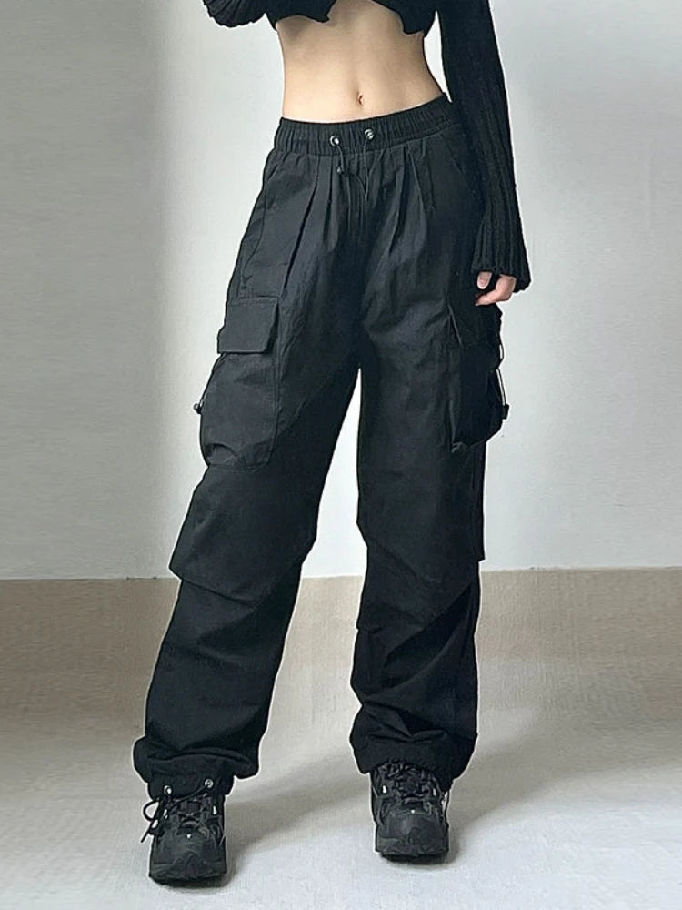 Women's utility cargo pants, wide leg, relaxed fit, offering everyday comfort & street-ready style.