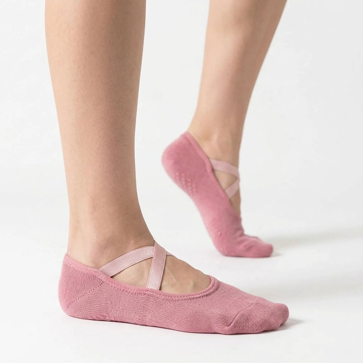 2 pairs women's workout socks with non-slip grip soles. Ideal for studio, yoga, pilates, and barre.