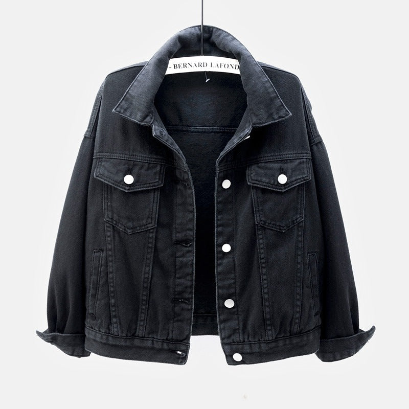 Women's relaxed-fit Nova jacket with button-up closure, a classic versatile layering piece.