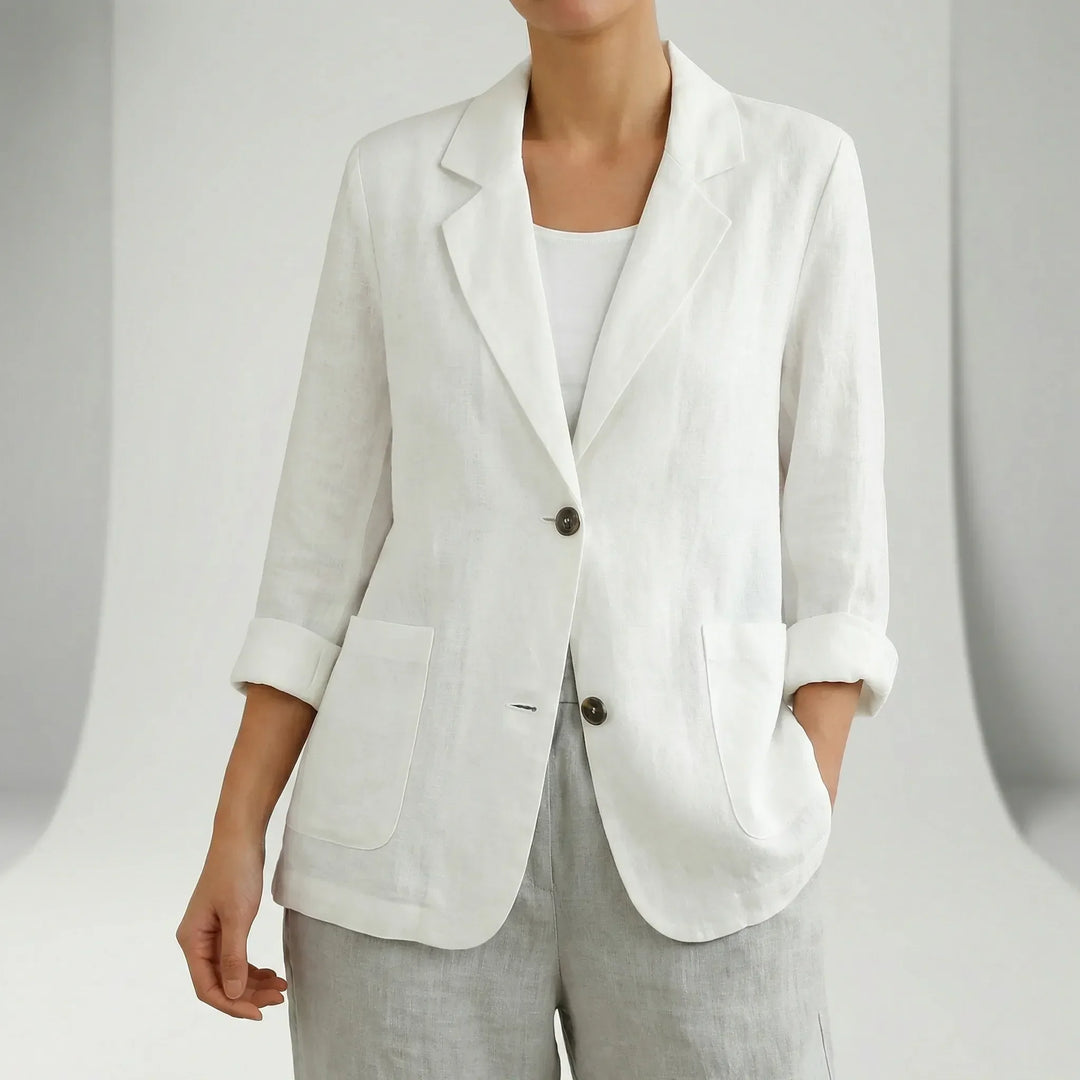 Elegant relaxed fit women's blazer for effortless style. A comfortable and chic jacket for any occasion.