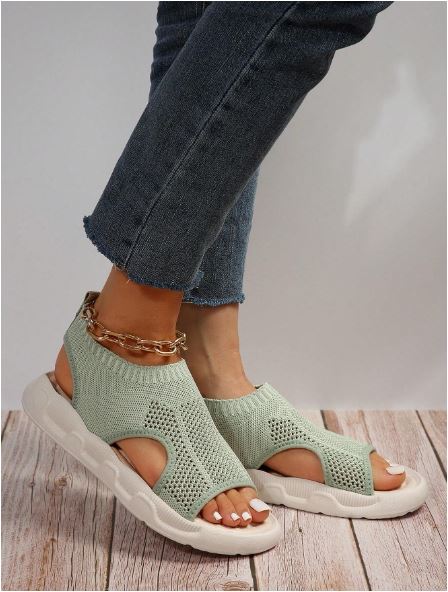 Women's lightweight open toe platform sandals, easy slip-on for summer casual wear.
