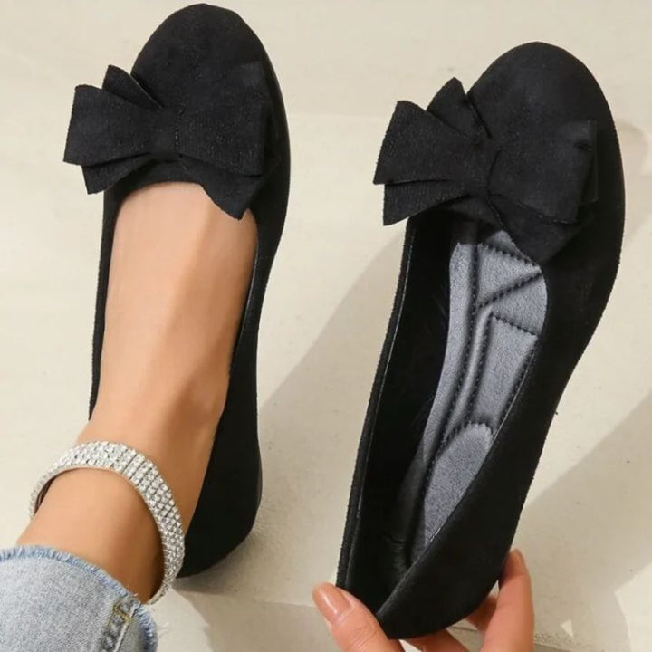 Everyday comfort women's flats, wide fit with orthopaedic insoles for pain relief.