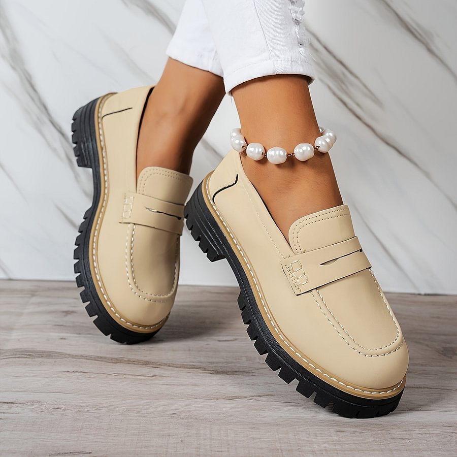 Everyday women's comfort flats, orthopaedically designed with a wide toe box & foot support.