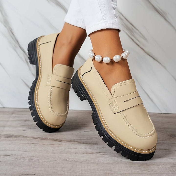 Everyday women's comfort flats, orthopaedically designed with a wide toe box & foot support.