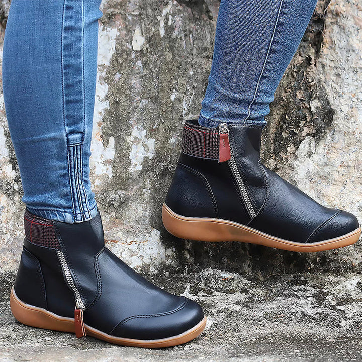 Casual women's supportive ankle boots, perfect for fall and winter fashion comfort.