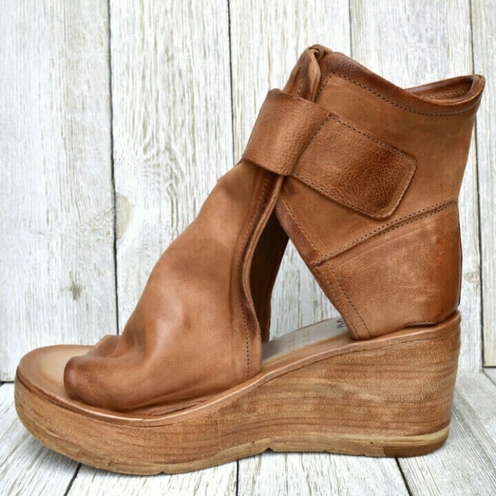Perfect for summer: women's orthopedic boho wedge sandals, combining style, comfort, and support.
