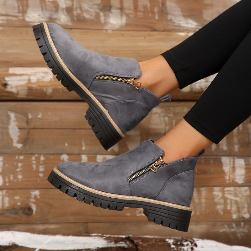 Everyday women's boots with arch support, ensuring all-day comfort and stability.