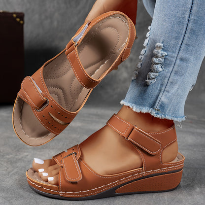 Women's orthopedic sandals for arch support & all-day comfort, featuring flex design.