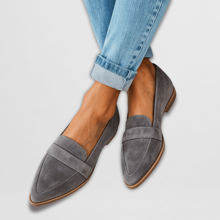 Breathable women's casual loafers, lightweight everyday slip-on shoes with a round toe for ultimate comfort.