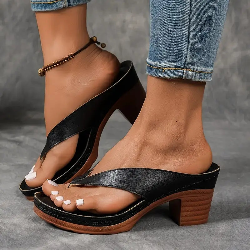Stylish women's comfort sandals. Orthopedic design with arch support for everyday wear, summer style, & walking.