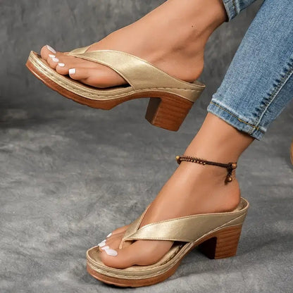 Comfortable women's orthopedic sandals, featuring arch support & cushioning for long-lasting walking comfort.