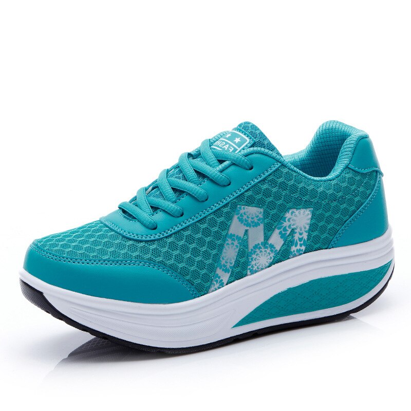 Stylish women's orthopedic sneakers, perfect for daily wear, ensuring comfort & foot health.
