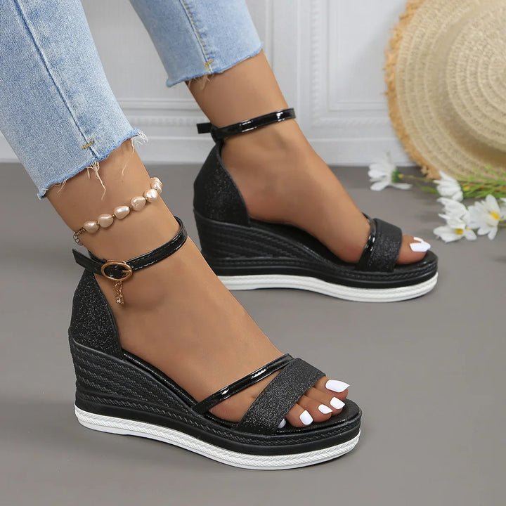 Comfortable women's orthopedic sandals, ideal for daily wear, featuring supportive arch & cushioned footbed.