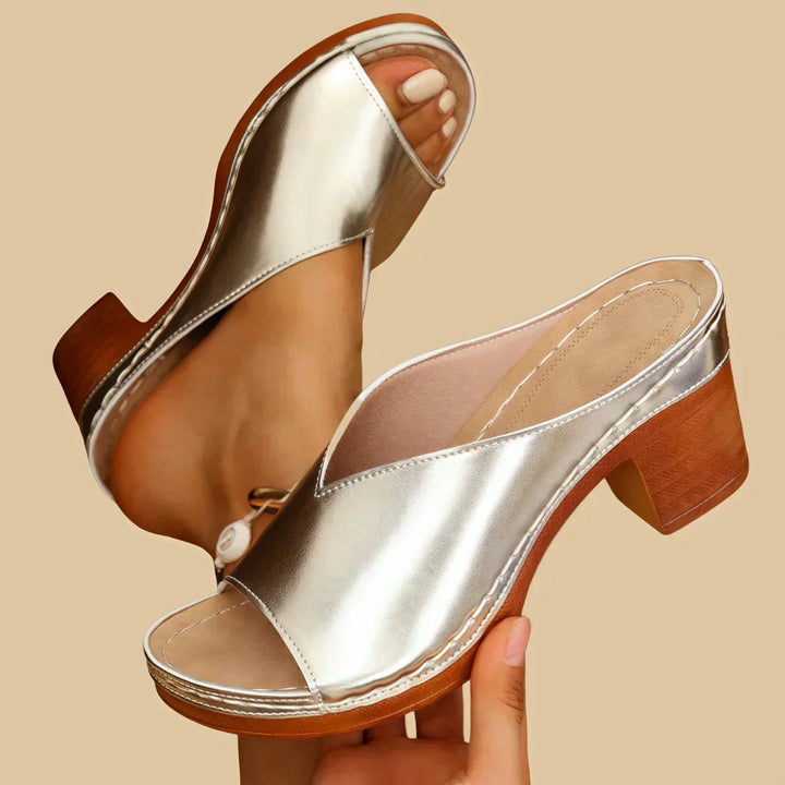 Women's orthopedic flat sandals for all-day comfort & support. Ideal for everyday wear.