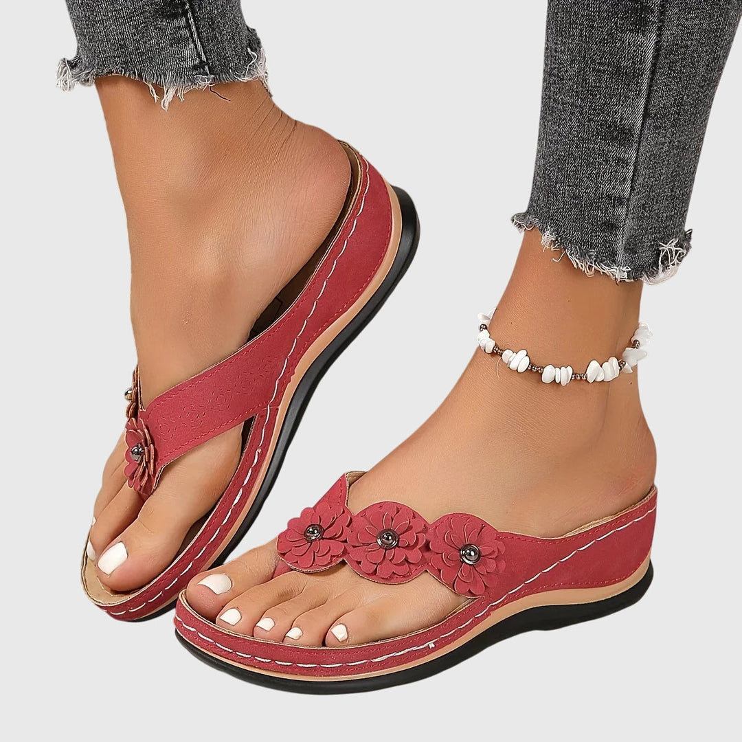 Comfortable women's sandals featuring ergonomic design & shock absorption for summer.