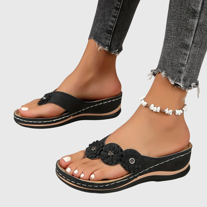 Women's summer shoes with arch support, ergonomic design, and ultimate comfort.