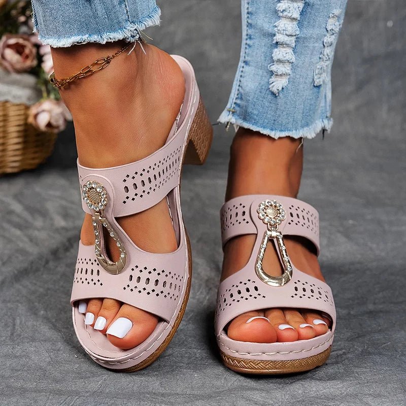 Comfortable walking orthopedic heeled sandals for women, ideal for summer elegance.