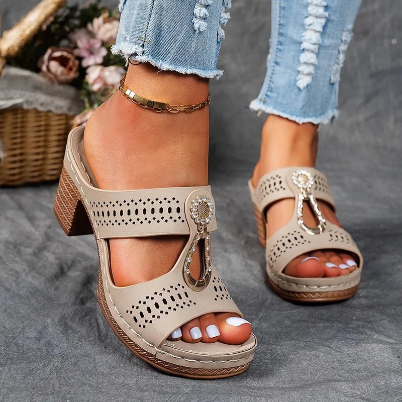 Casual women's orthopedic heeled sandals, providing breathable and comfortable support.