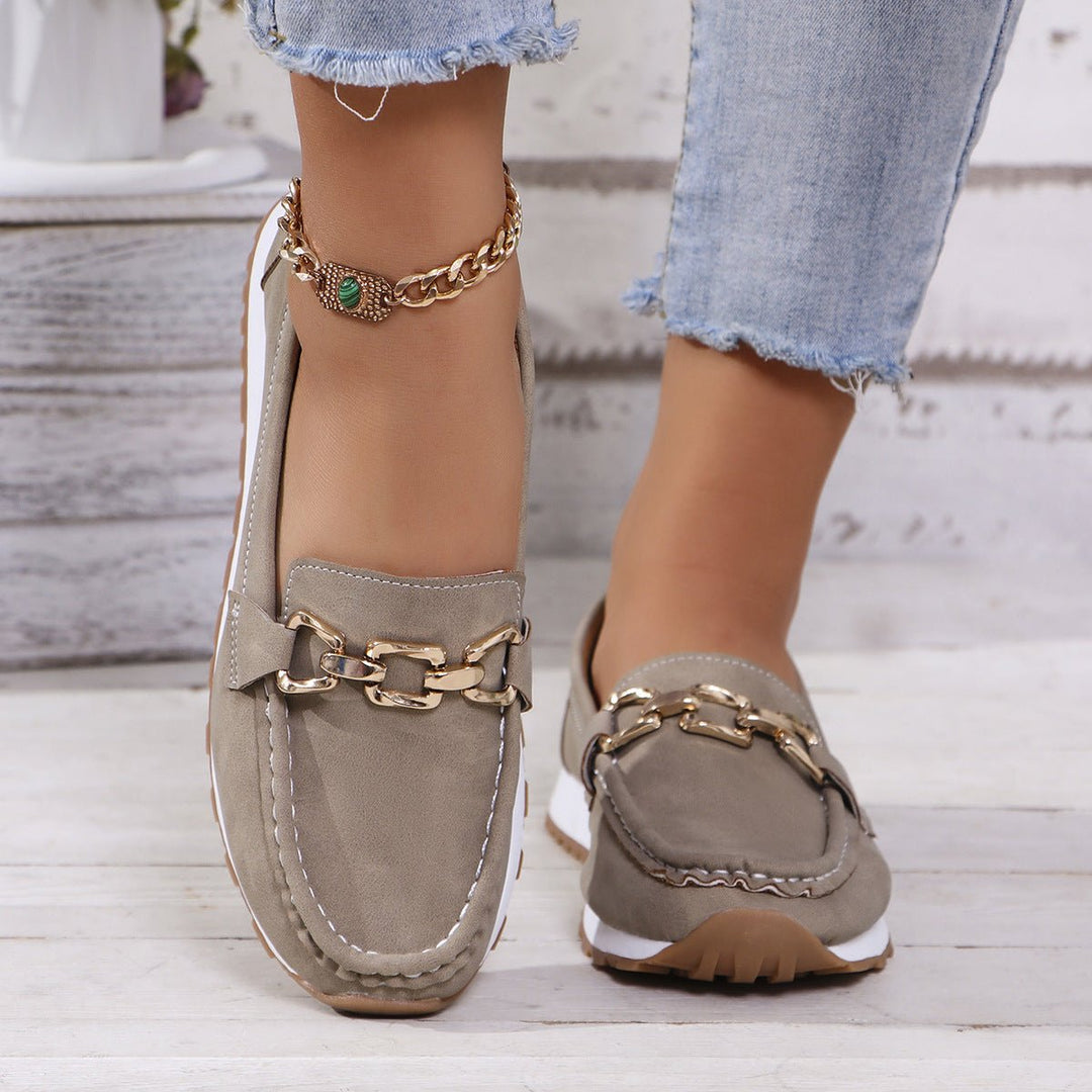 Durable women's everyday loafers, featuring advanced arch support technology.