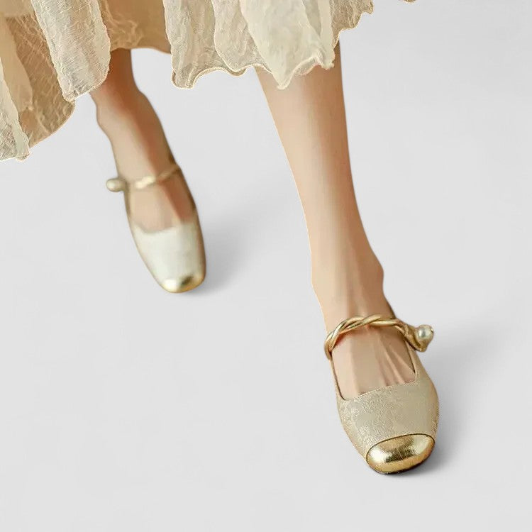 Practical & comfortable women's orthopedic Mary Jane shoes with a stable low block heel & strap.