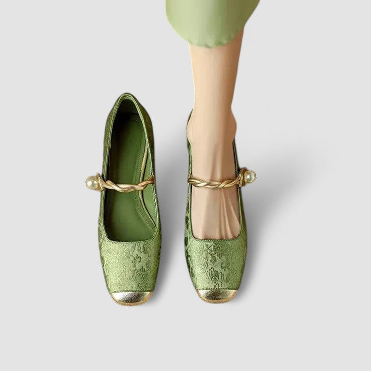 Dressy yet comfortable women's orthopedic Mary Jane shoes with a low block heel & adjustable strap.