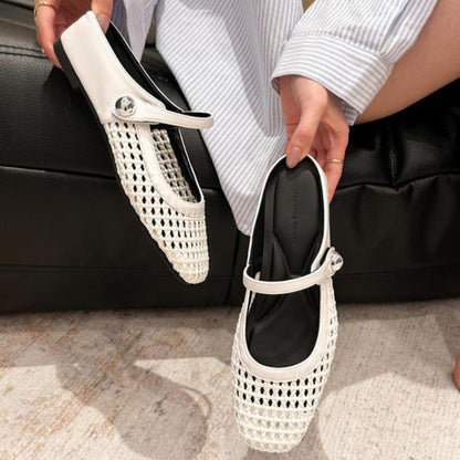 Orthopedic women's walking mule flats, providing excellent arch support & breathable comfort.