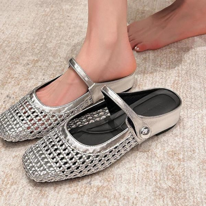 Breathable women's orthopedic mule flats with comfy arch support for casual wear.