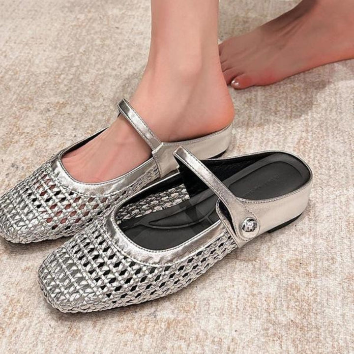 Breathable women's orthopedic mule flats with comfy arch support for casual wear.