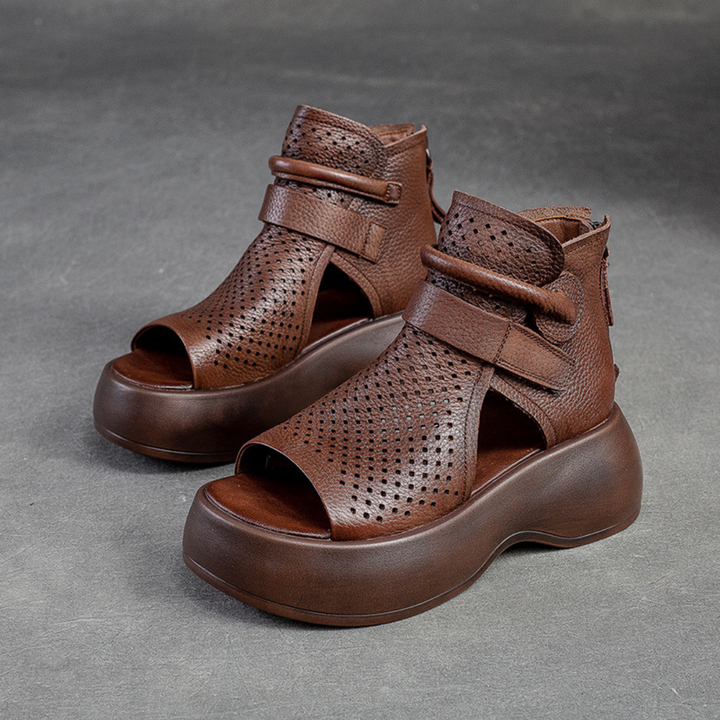 Women's orthopedic sandals for all-day comfort, arch support & stability. Ideal for daily wear.