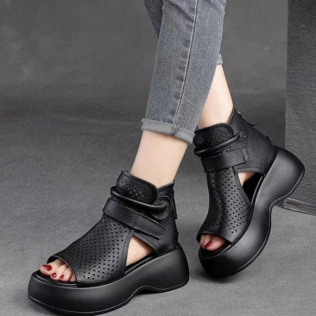Easy-fit women's sandals, featuring orthopedic design for maximum foot comfort & daily stability.